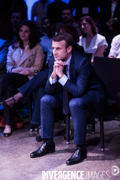 Emmanuel Macron rencontre à St Denis une centaine de personnalités au parcours remarquable issues de quartier s populaires