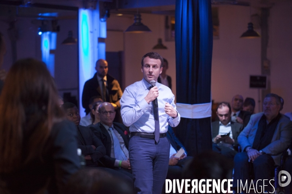 Emmanuel Macron rencontre à St Denis une centaine de personnalités au parcours remarquable issues de quartier s populaires