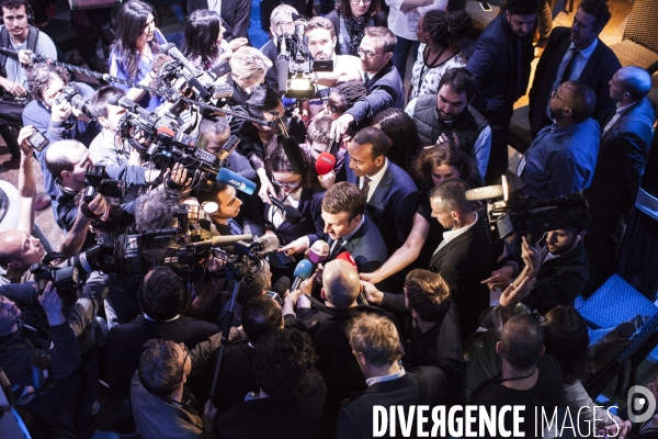 Emmanuel Macron rencontre à St Denis une centaine de personnalités au parcours remarquable issues de quartier s populaires