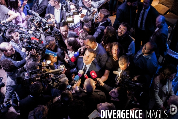 Emmanuel Macron rencontre à St Denis une centaine de personnalités au parcours remarquable issues de quartier s populaires