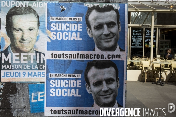 Les affiches des candidats à l élection présidentielle de 2017 déchirées, lacérées, comme un hommage à l artiste Jacques Villeglé, mais aussi souvent l expression de la violence du débat politique.