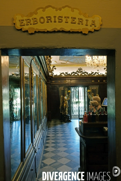 Florence.La pharmacie,parfumerie,herboristerie de santa Maria Novella