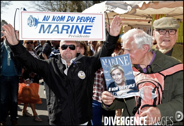 Marine Le pen à la foire de Lencloître