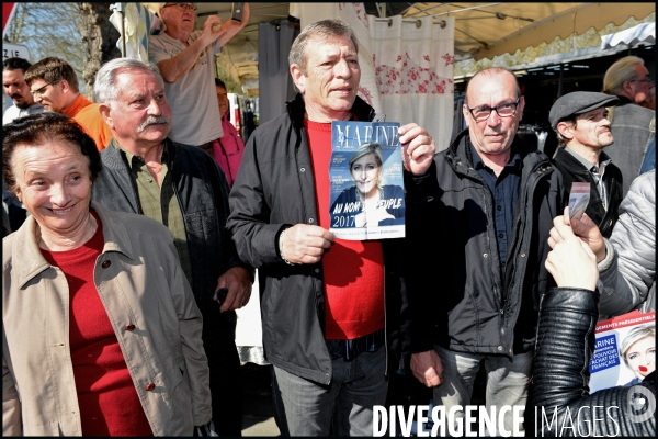 Marine Le pen à la foire de Lencloître