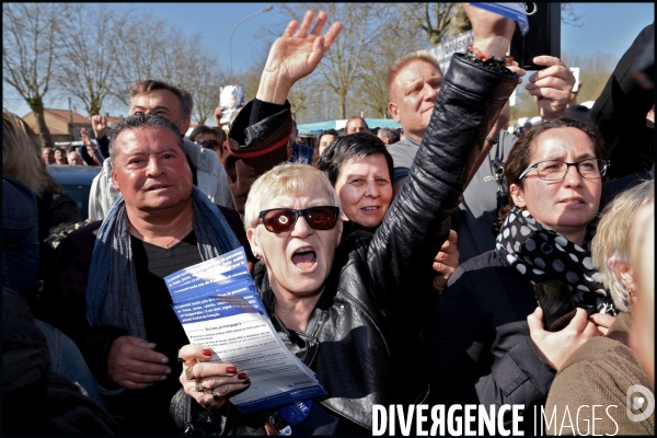 Marine Le pen à la foire de Lencloître