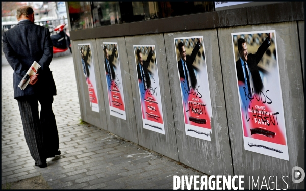 Affiches de campagne de François Fillon taguées
