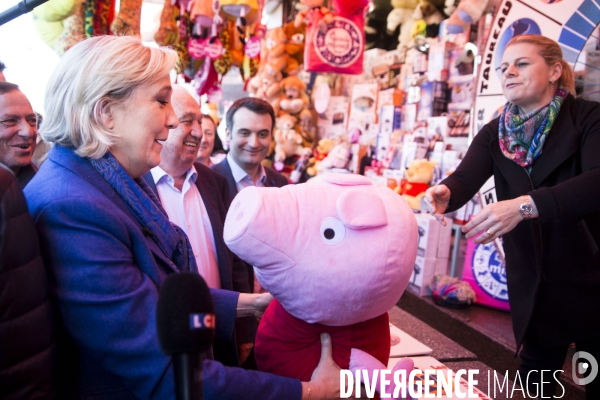 Marine Le PEN et Florian PHILIPPOT invités à la Foire du Trône par le   roi   des forains Marcel CAMPION.