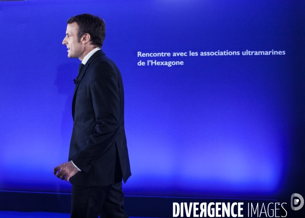 Emmanuel Macron rencontre les associations ultramarines de l Héxagone à son QG de campagne le Samedi 8 Avril 2017.