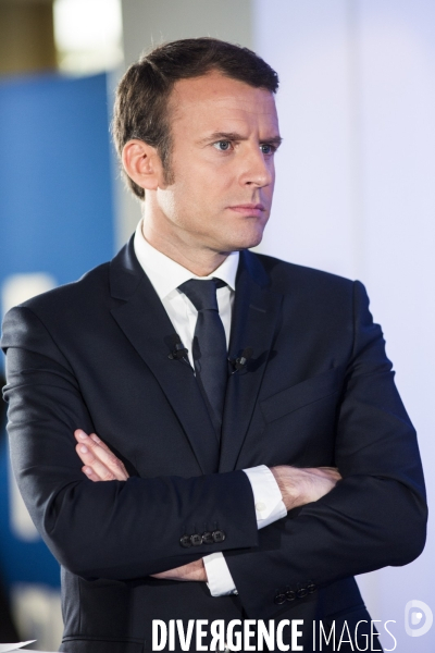 Emmanuel Macron rencontre les associations ultramarines de l Héxagone à son QG de campagne le Samedi 8 Avril 2017.