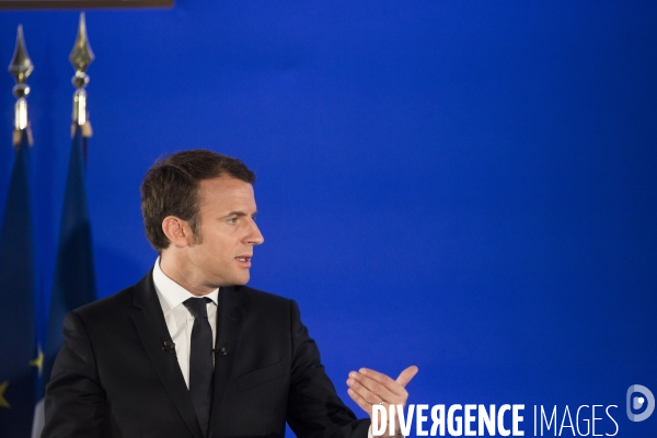 Emmanuel Macron rencontre les associations ultramarines de l Héxagone à son QG de campagne le Samedi 8 Avril 2017.