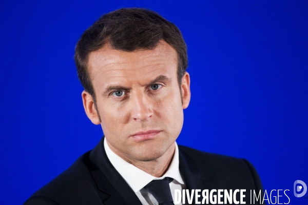 Série de portraits du candidat du mouvement En Marche Emmanuel MACRON devant les associations Ultramarines de l hexagone.