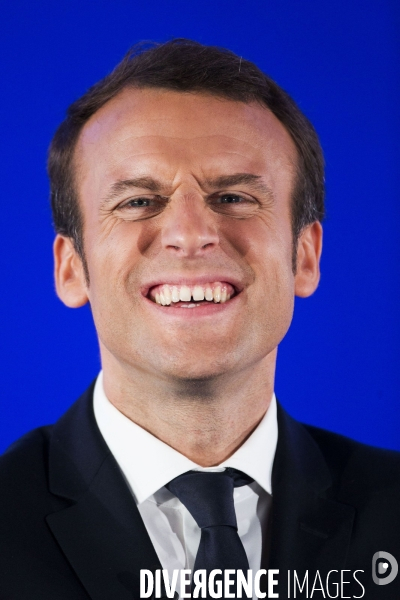 Série de portraits du candidat du mouvement En Marche Emmanuel MACRON devant les associations Ultramarines de l hexagone.