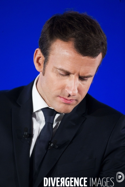 Série de portraits du candidat du mouvement En Marche Emmanuel MACRON devant les associations Ultramarines de l hexagone.