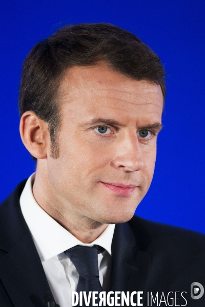 Série de portraits du candidat du mouvement En Marche Emmanuel MACRON devant les associations Ultramarines de l hexagone.