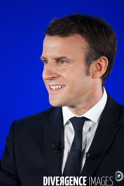 Série de portraits du candidat du mouvement En Marche Emmanuel MACRON devant les associations Ultramarines de l hexagone.