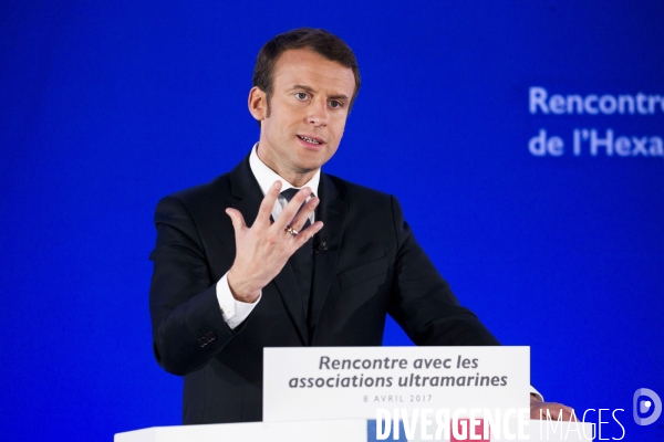 Série de portraits du candidat du mouvement En Marche Emmanuel MACRON devant les associations Ultramarines de l hexagone.