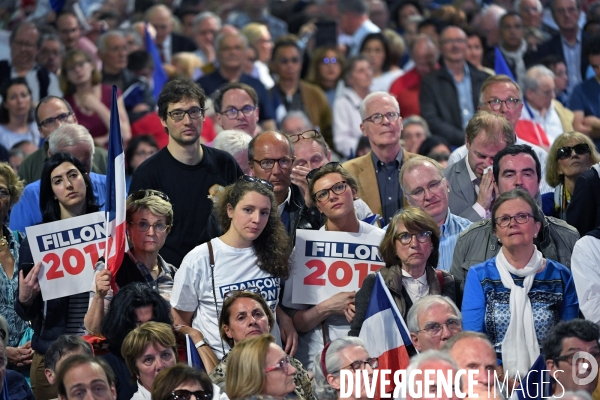 Meeting de François Fillon porte de versailles