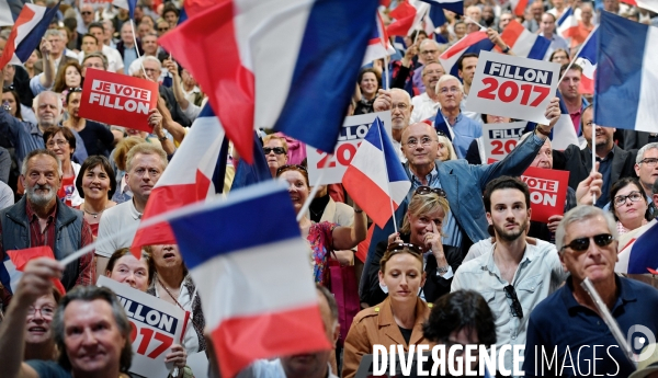 Meeting de François Fillon porte de versailles