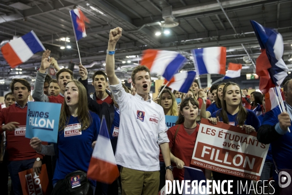 Meeting du Candidat de la droite et du centre François FILLON à la Porte de Versailles à Paris