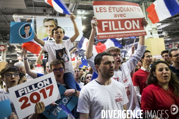 Meeting du Candidat de la droite et du centre François FILLON à la Porte de Versailles à Paris