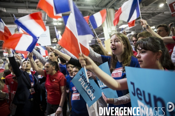 Meeting du Candidat de la droite et du centre François FILLON à la Porte de Versailles à Paris