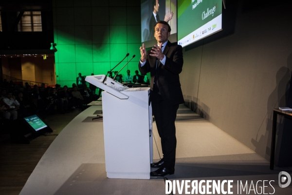 Emmanuel Macron, candidat d En Marche!, clôture l édition du 2e Sommet des start-up de Challenges au Palais Brongniart