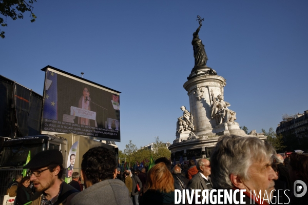 Meeting Benoit Hamon Place de La République