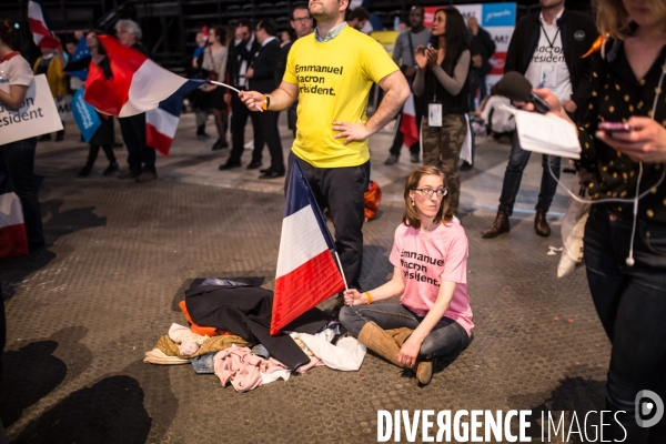 Meeting d Emmanuel Macron à l AccorHotels Arena - Les militants