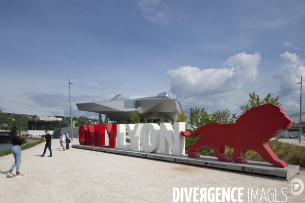 Le Musée des Confluences / Musée d histoire naturelle de Lyon