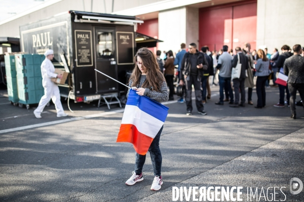 Ambiance avant 20h QG Macron 1er tour Présidentielle