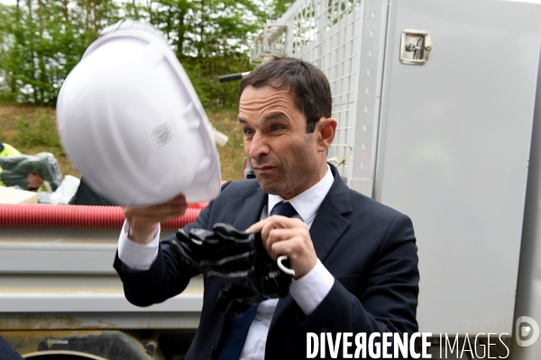 Benoît Hamon visite les travaux du métro de Rennes