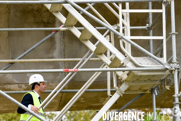 Benoît Hamon visite les travaux du métro de Rennes