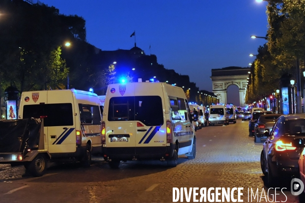 PARIS : Attentat terroriste sur les Champs-Elysées