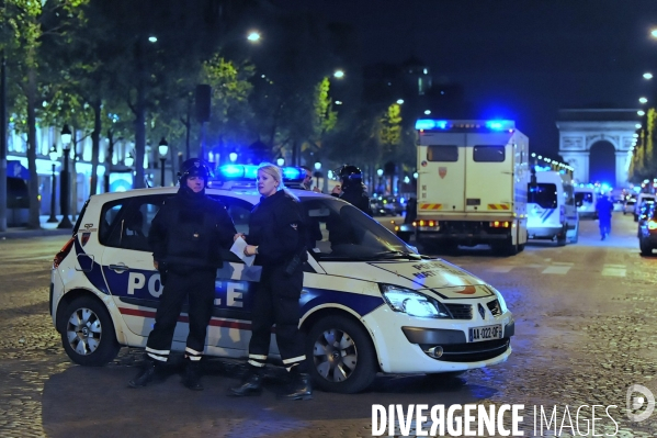 PARIS : Attentat terroriste sur les Champs-Elysées