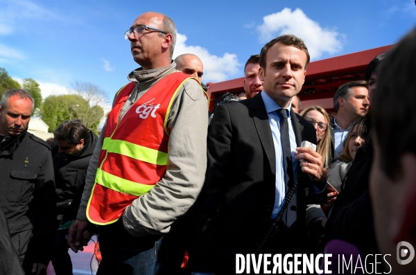 Emmanuel Macron rencontre les salariés sur le site de l usine Whirlpool d Amiens