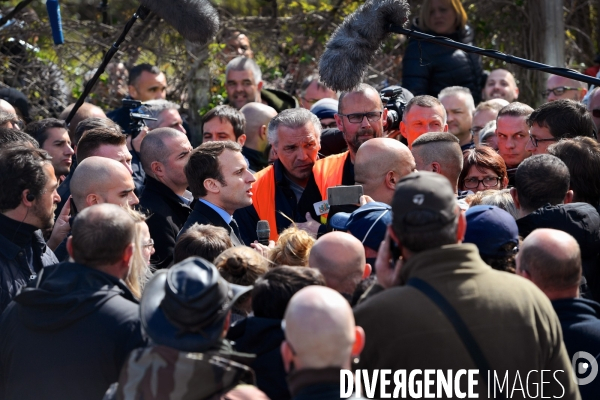 Emmanuel Macron rencontre les salariés sur le site de l usine Whirlpool d Amiens