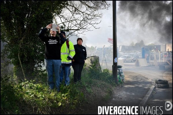 Greve sur le site de l usine Whirlpool d Amiens