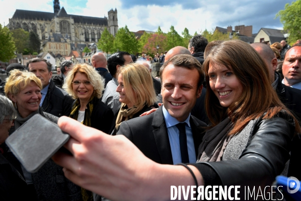 Emmanuel Macron dans les rues d Amiens