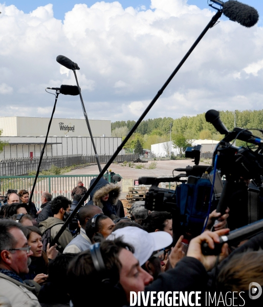 Emmanuel Macron rencontre les salariés sur le site de l usine Whirlpool d Amiens