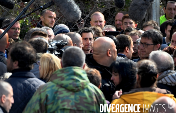 Emmanuel Macron rencontre les salariés sur le site de l usine Whirlpool d Amiens