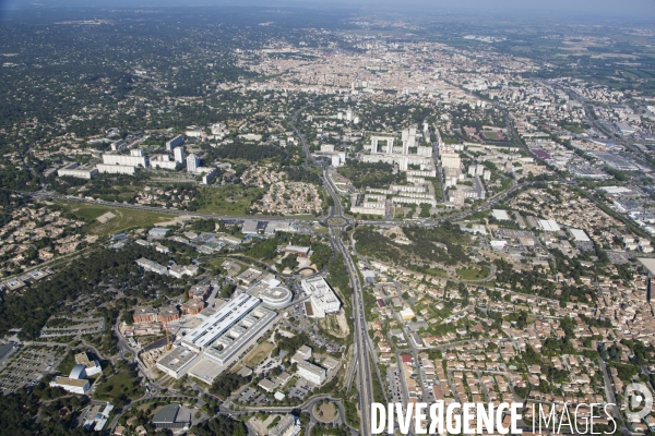 Vue aérienne de Nîmes