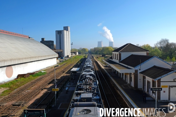 Illustration Avril2017.Un train en gare de Nogent sur Seine