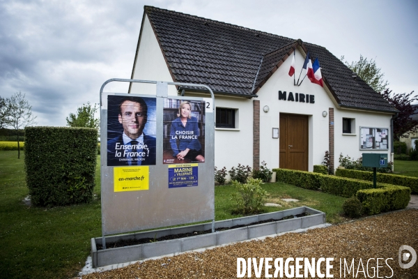 Les affiches du second tour de l élection présidentielle de 2017