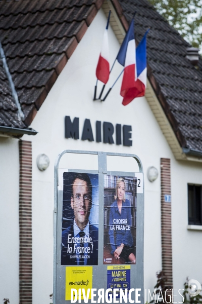 Les affiches du second tour de l élection présidentielle de 2017