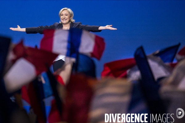 Meeting du 1er Mai de Marine LE PEN et Nicolas DUPONT-AIGNAN.