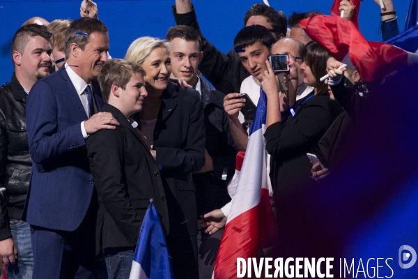 Meeting du 1er Mai de Marine LE PEN et Nicolas DUPONT-AIGNAN.