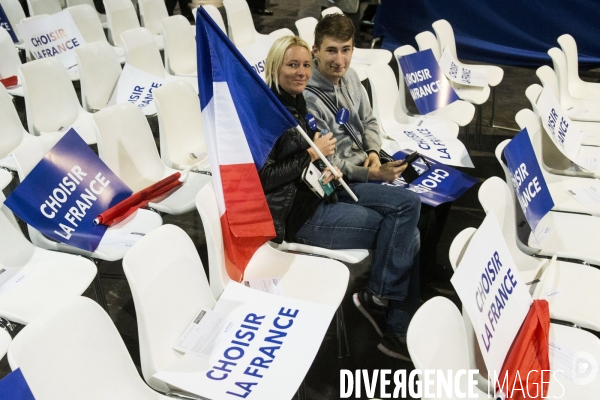 Meeting du 1er Mai de Marine LE PEN et Nicolas DUPONT-AIGNAN.