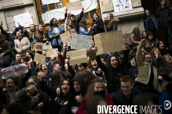 CP2017 :  Rassemblement des élèves du Lycée Buffon contre Marine le Pen.