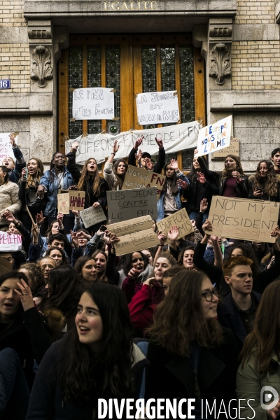 CP2017 :  Rassemblement des élèves du Lycée Buffon contre Marine le Pen.