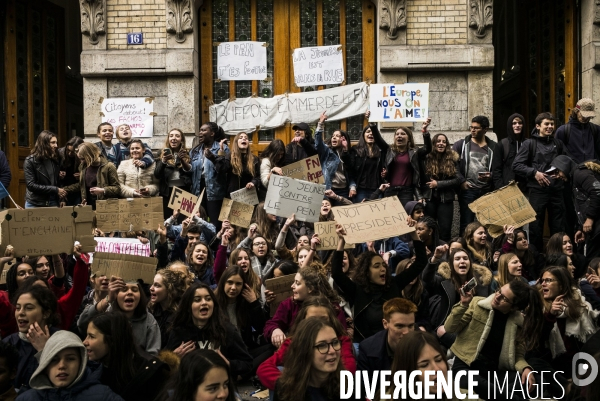 CP2017 :  Rassemblement des élèves du Lycée Buffon contre Marine le Pen.